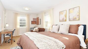 2 bedrooms, iron/ironing board, free WiFi, bed sheets