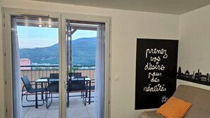 Unclassified image, 5 of 29, button - A terrace and sunshine just outside Nice (Saint-Blaise)