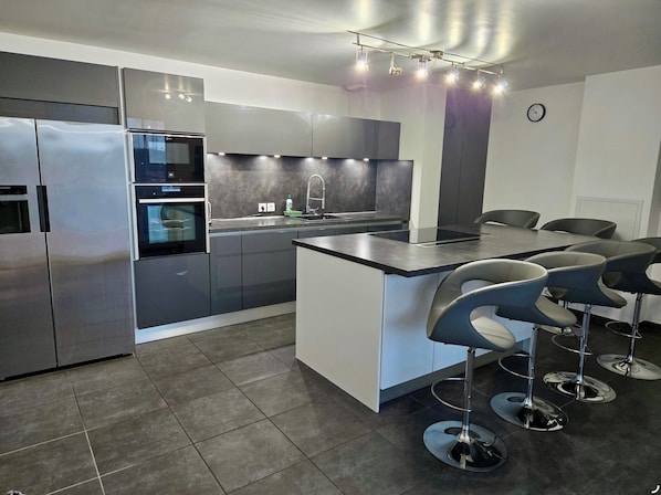 Coffee/tea maker, fridge, microwave, oven - A terrace and sunshine just outside Nice (Saint-Blaise)