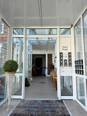 Lobby - Hotel Runge 24-7 check in & free parking (Kiel)