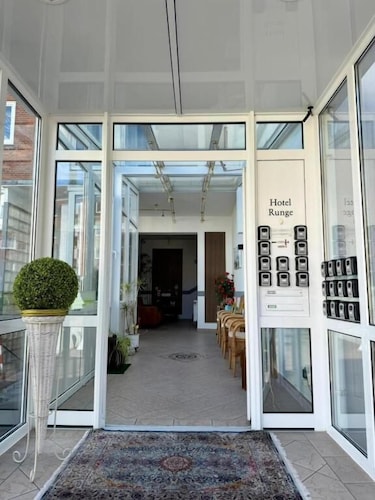 Hotel Runge 24-7 check in & free parking