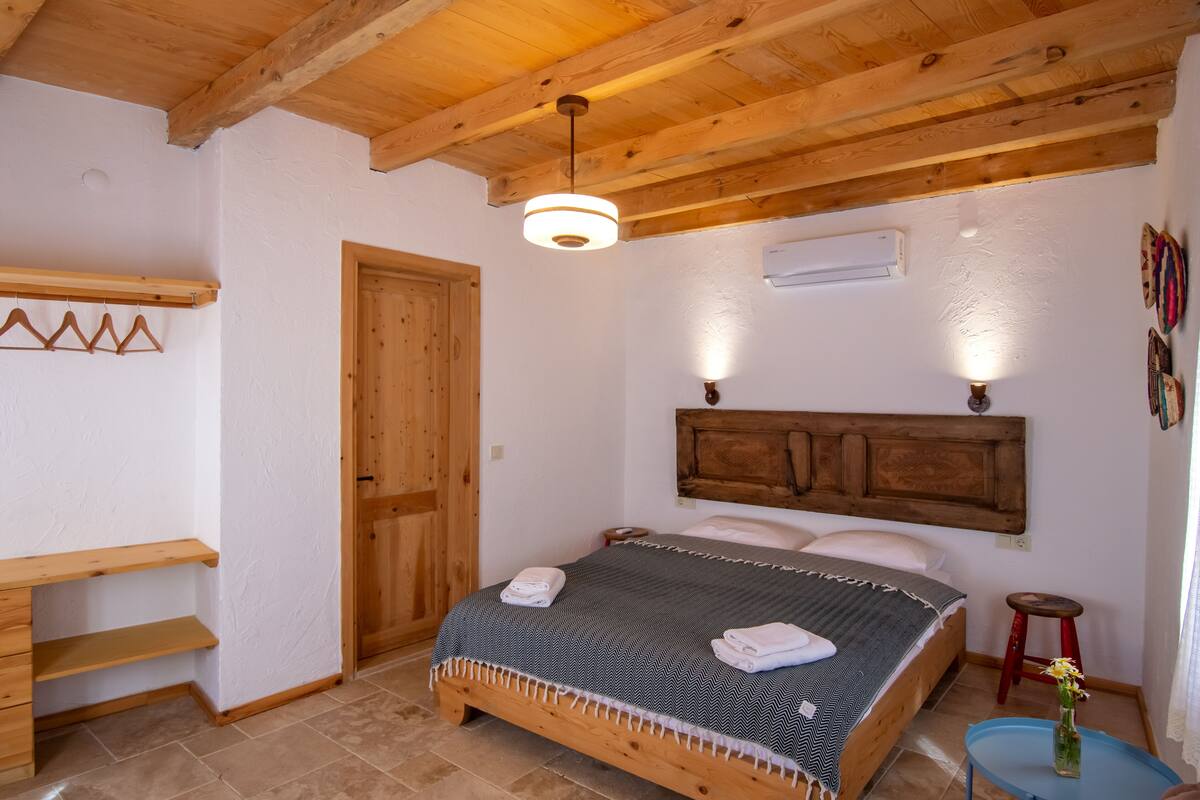 Comfort Triple Room, Patio | WiFi (free)