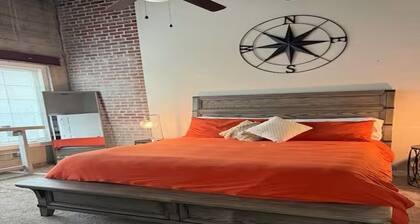 New York Style 2-bedroom condo in charming Downtown Yakima