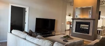New York Style 2-bedroom condo in charming Downtown Yakima