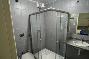 Hair dryer, towels - Riverfront Retreat with Free Breakfast | Close to Ilha do Fogo - 1 mile (Petrolina)
