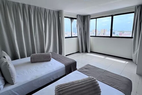 Free Breakfast Stay | 6.2 mi to Senador Nilo Coelho Airport | 2 Units