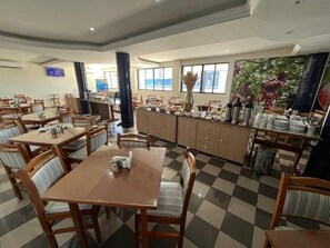 Dining - Central Petrolina Retreat | Free Breakfast | 1 mile to Ilha do Fogo (Petrolina)