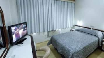 Iron/ironing board, free WiFi, bed sheets, wheelchair access