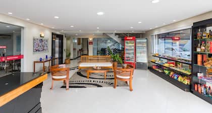 Modern Downtown Room for Solo Travelers | Free Daily Breakfast & Secure Parking