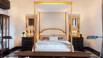 Luxury-Suite, 1 King-Bett und Schlafsofa, Balkon, Stadtblick | Zimmersafe, Verdunkelungsvorhänge, kostenloses WLAN