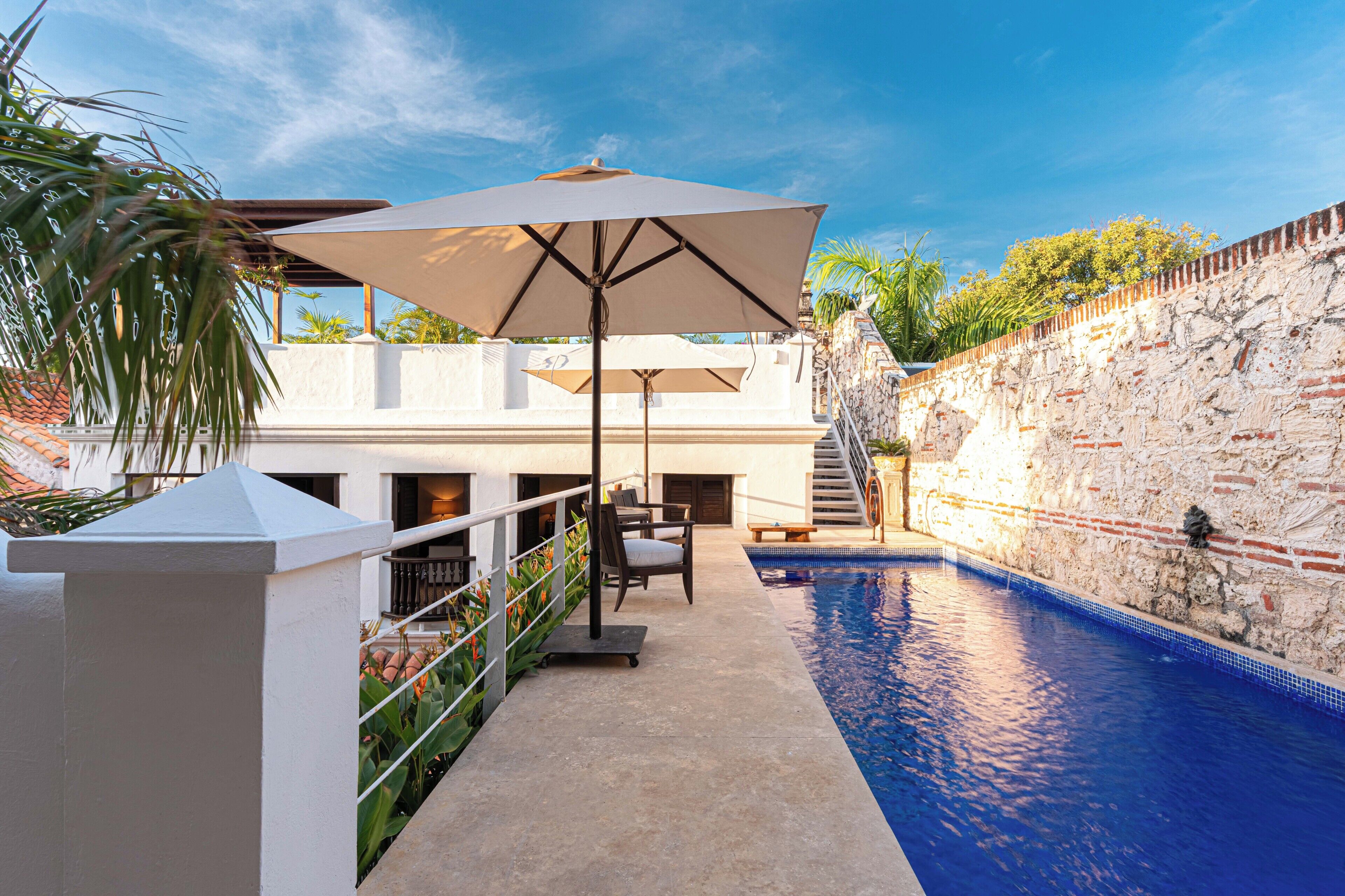 Suíte conforto, vista para a piscina | Piscina | Piscina externa