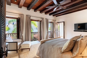 In-room safe, blackout curtains, free WiFi - CASA ESTRADA LUXURY VILLA (Cartagena de Indias)