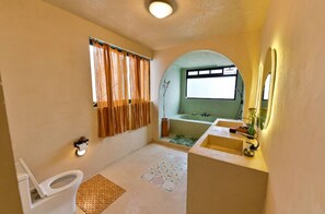 Handtücher, Seife, Toilettenpapier