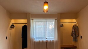 Luokittelematon kuva, 5 kautta 16, painike