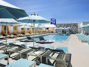 Pool - Marra King | Sahara | On the Strip | Free Parking (Las Vegas)