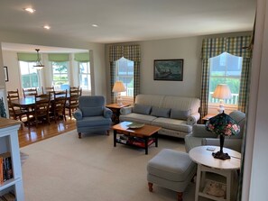 Living area - Beach house on Standish Shore Duxbury MA (Duxbury)