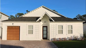 Exterior - Welcome to 30A Glass House — a bright, modern coastal retreat (Santa Rosa Beach)