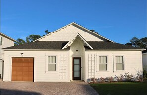 Exterior - Welcome to 30A Glass House — a bright, modern coastal retreat (Santa Rosa Beach)