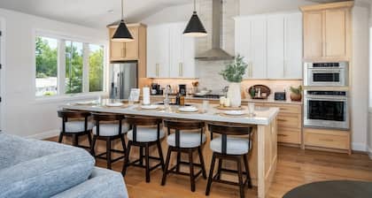 Modern Tulsa Retreat w Balcony & Sleeps 13!