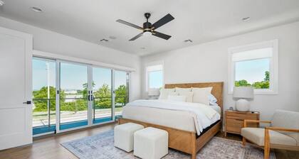 Modern Tulsa Retreat w Balcony & Sleeps 13!