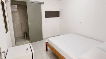 Classic Double Room | Minibar, free WiFi