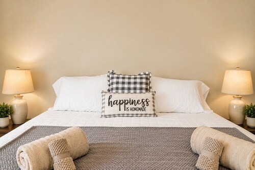 Shelter Farm Historic Estate Pond & Micro Weddings