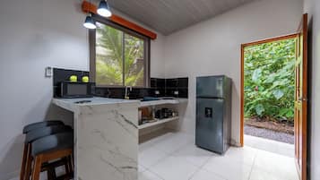 Fridge, microwave, coffee/tea maker, blender