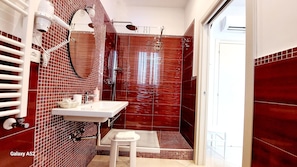 Classic Double Room, Balcony, Mountain View | Bathroom - Olimpo degli Dei (Pianillo)