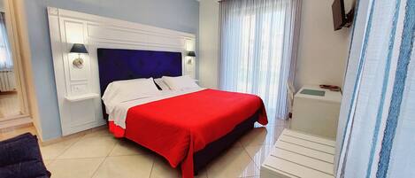 ห้องดีลักซ์ดับเบิลหรือทวิน, ระเบียง, วิวภูเขา | ตู้นิรภัยในห้องพัก, เตารีด/โต๊ะรีดผ้า, Wi-Fi ฟรี