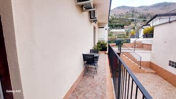 Quadrupla Superior, balcone, vista montagna | Terrasse/Patio