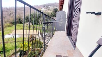 Kamar Double atau Twin Superior, balkon, pemandangan gunung | Teras/patio