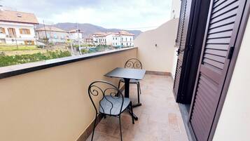 Dobbeltrom – classic, balkong, fjellutsikt | Terrasse/patio