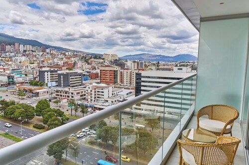 Mountain View Apartment with Balcony in La Carolina: 70" 4K TV