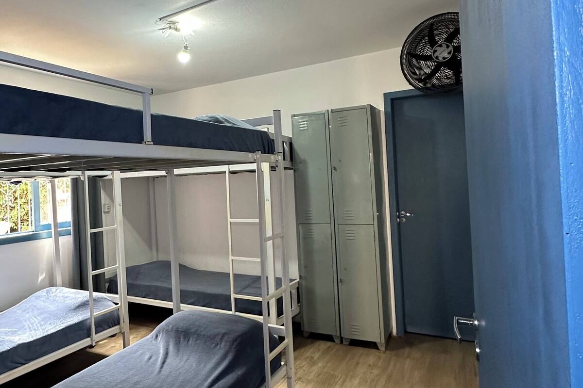 Dormitorio compartido estándar, dormitorio mixto, baño privado | Wifi gratis y ropa de cama