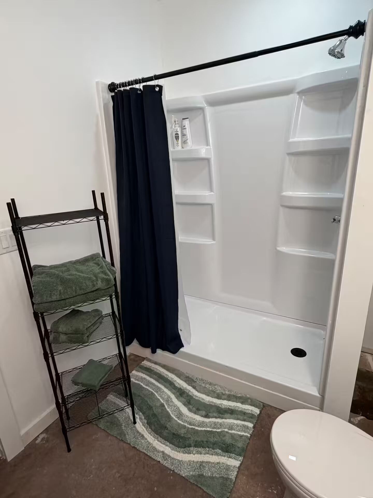 Dusche, Handtücher, Toilettenpapier