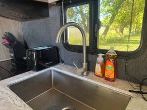 Private kitchen - Nature Retreat (Mildmay)