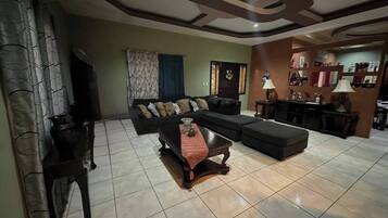 House, 4 Bedrooms, Accessible, Smoking | Living area