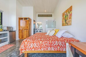 Room - Villa Sol ATM - Ocean view studio with A/C, Yoga deck & Pool - Rainforest Escape (Puntarenas Province)