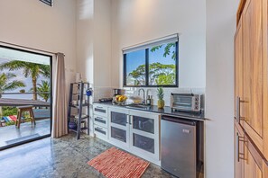 Private kitchen - Villa Sol ATM - Ocean view studio with A/C, Yoga deck & Pool - Rainforest Escape (Puntarenas Province)