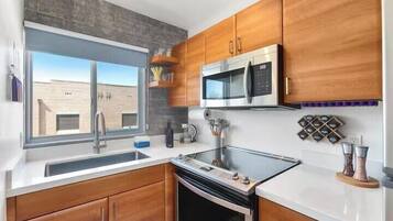 Comfort Apartment | Private kitchen | Fridge, oven, stovetop, dishwasher