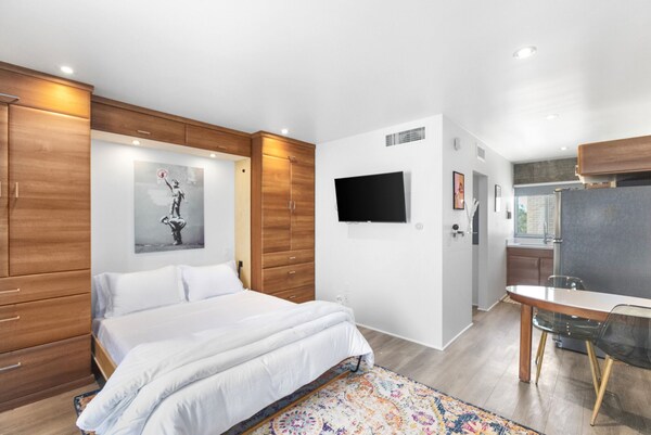 Dtph Urban Escape – Pool - Phoenix