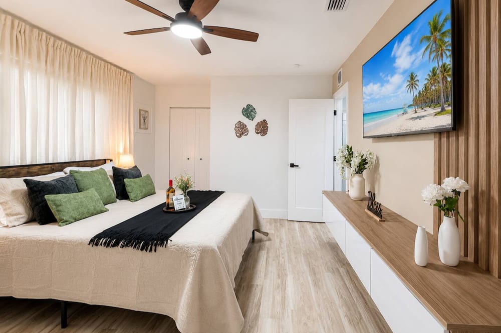 Modern Suite King Bed Free Parking