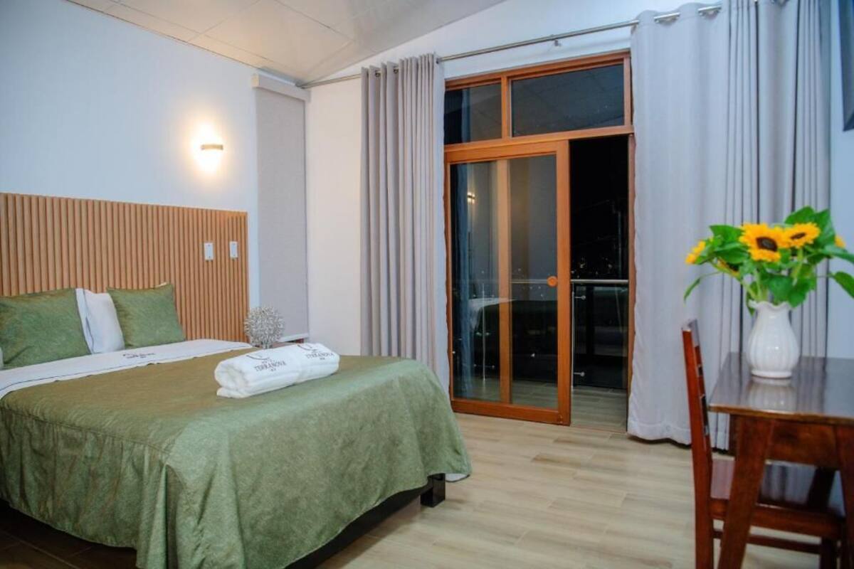 Phòng đôi Deluxe, ban công, quang cảnh thành phố | Truy cập Internet không dây miễn phí 