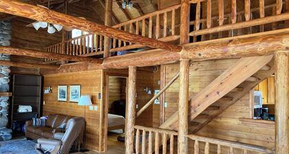 Spacious 5-bedroom cabin on the beautiful 8th Crow Wing with modern amenities.
