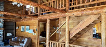 Spacious 5-bedroom cabin on the beautiful 8th Crow Wing with modern amenities.