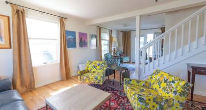 Daffodil House 3-bedrooms in welcoming Prineville perfect for relaxing