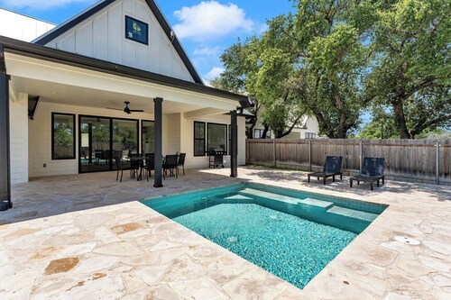 Honeybee: Pool, Game Room, & Boat Slip