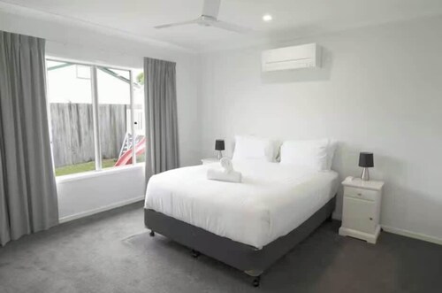 Leafy Plainland Living  Spacious 4-Bedroom Retrea