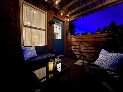 Cozy Mountain Guest Suite with 2 King Beds, Decks & Woodland Views - 341242