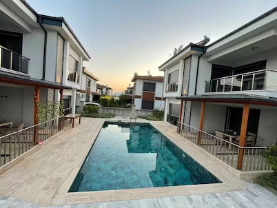 Master Vİ
4 bedroom building in phenomenal Dalaman with cool AC comfort